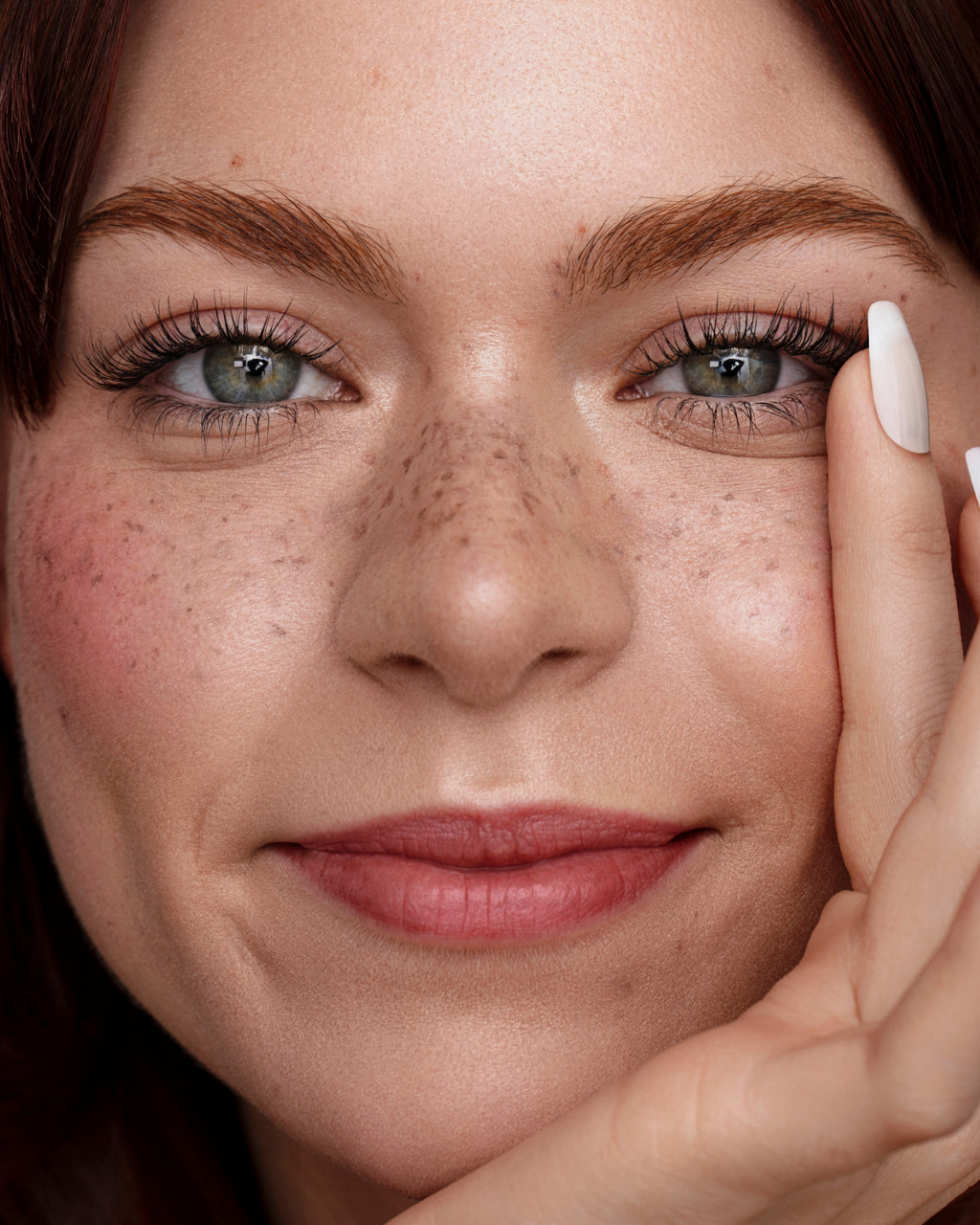 Will fake lashes stay on overnight?